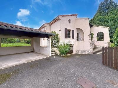 Maison - 198 m² - 7 pièces