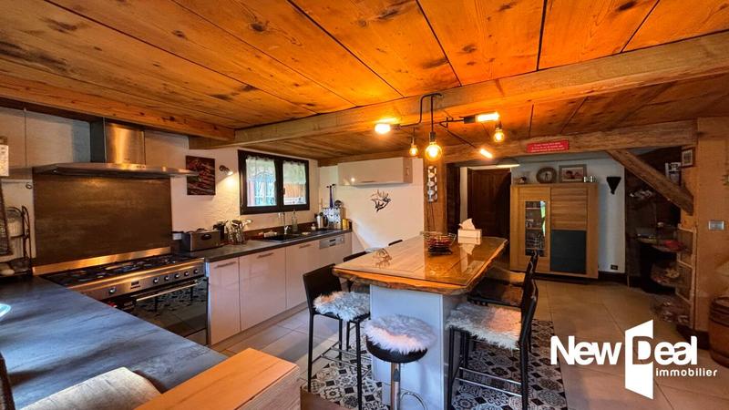 Maison en pierre - 186 m² - 13 pièces