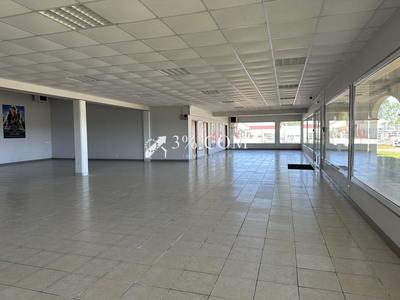 Maison - 639 m² - 12 pièces