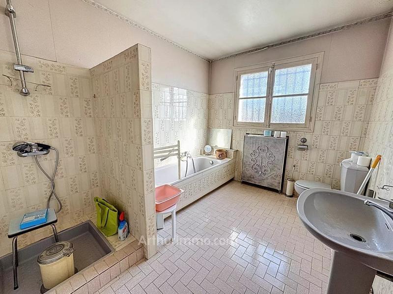 Maison - 186 m² - 7 pièces