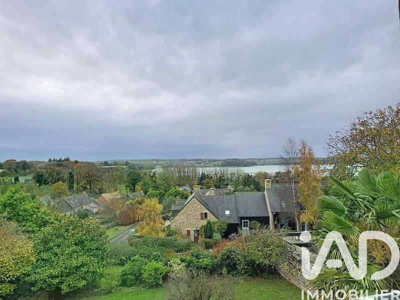 Maison - 220 m² - 10 pièces