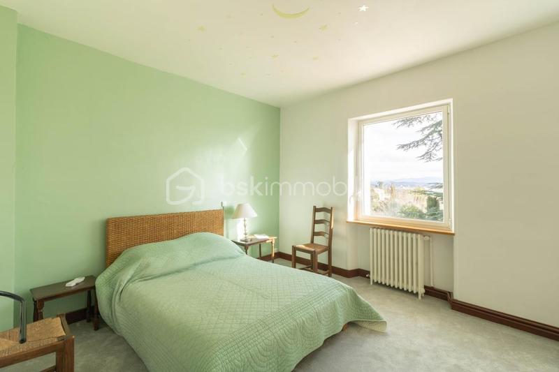 Demeure - 255 m² - 8 pièces