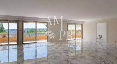 Appartement - 153 m² - 4 pièces