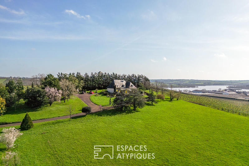 Maison - 317 m² - 8 pièces