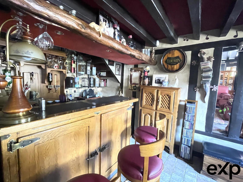 Maison ancienne - 167 m² - 8 pièces