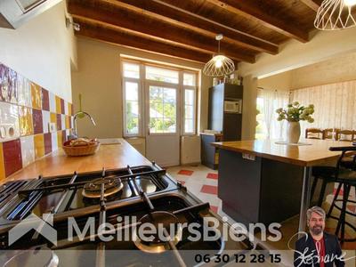 Maison - 220 m² - 9 pièces