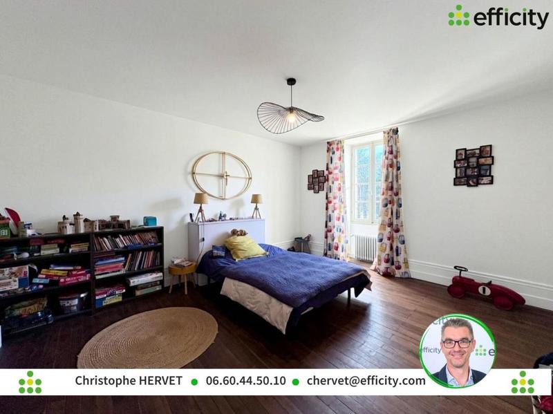 Maison - 381 m² - 11 pièces