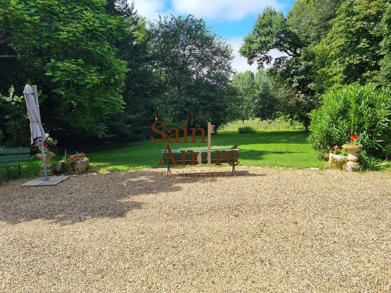 Maison - 470 m² - 12 pièces