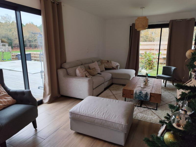 Maison - 180 m² - 8 pièces