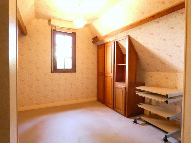 Maison traditionnelle - 197 m² - 8 pièces