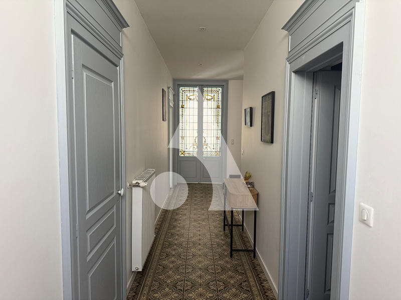 Maison - 215 m² - 6 pièces