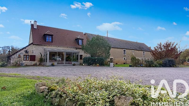 Maison - 232 m² - 11 pièces