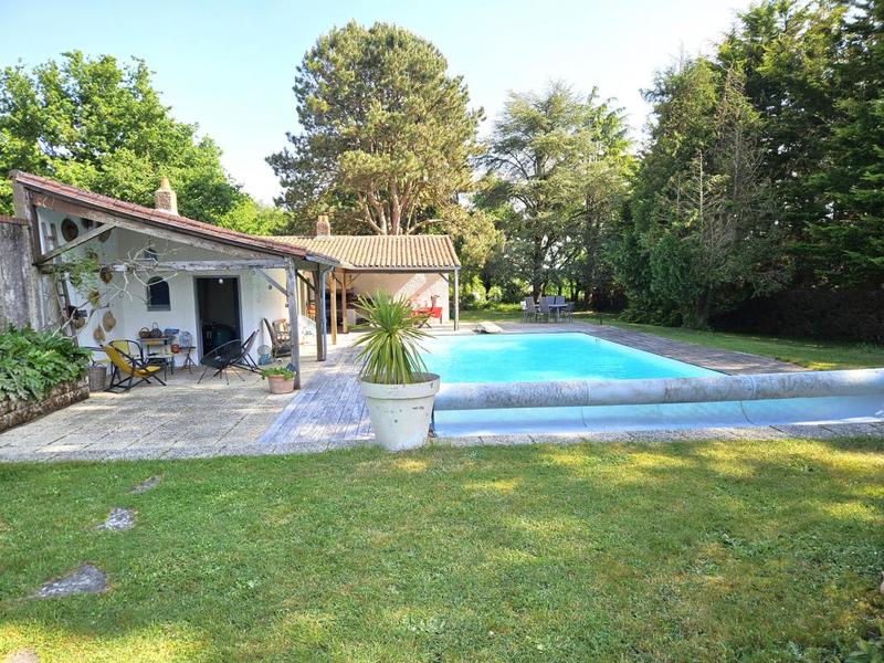 Propriété - 177 m² - 8 pièces