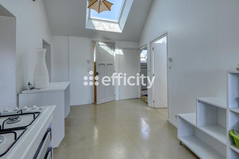 Maison - 217 m² - 9 pièces