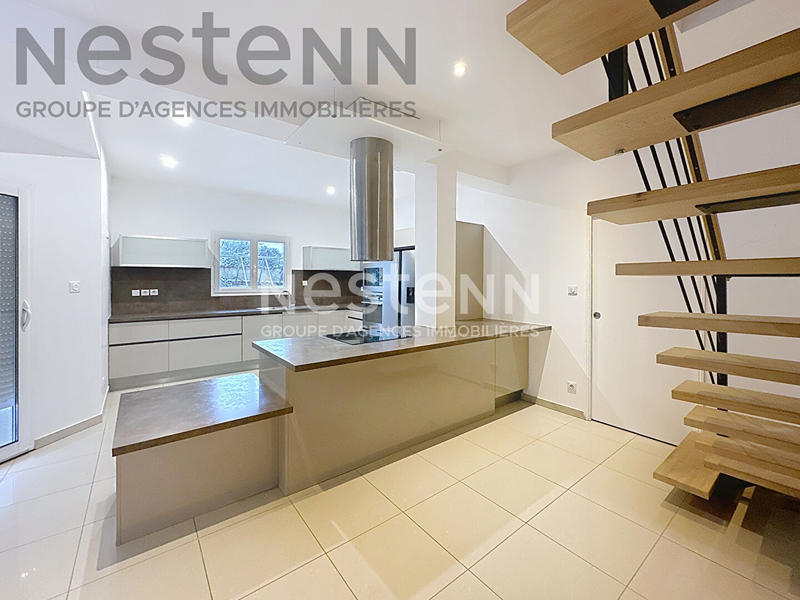 Maison - 235 m² - 7 pièces