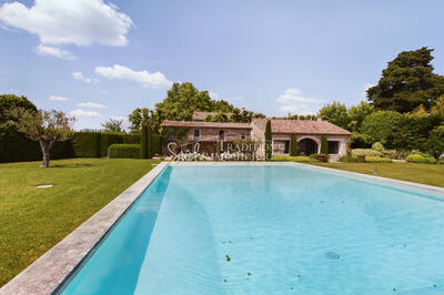 Maison - 400 m² - 9 pièces