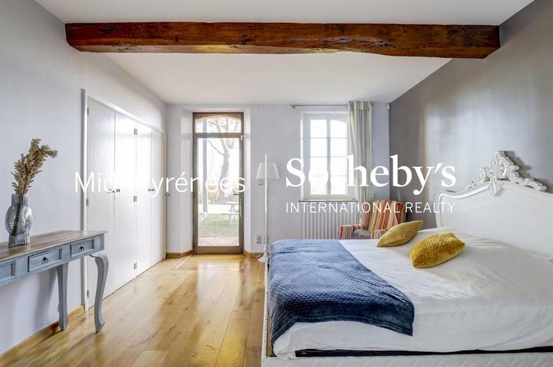 Corps de ferme - 600 m² - 14 pièces