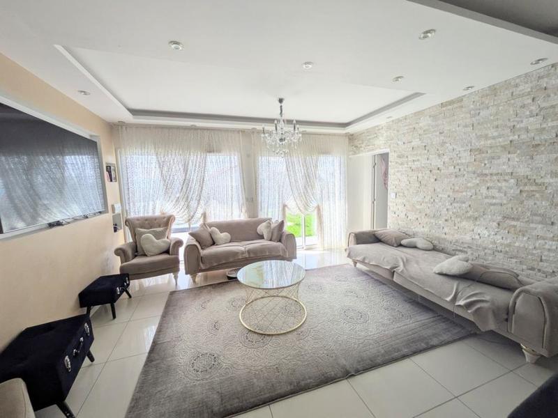 Maison - 178 m² - 6 pièces