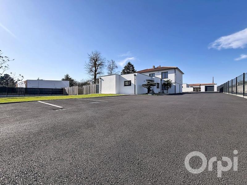 Maison de ville - 210 m² - 7 pièces