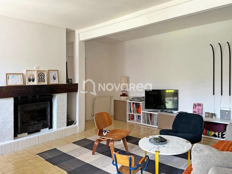 Maison - 312 m² - 9 pièces