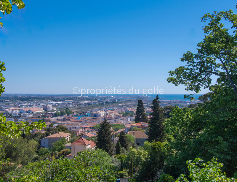 Maison - 200 m² - 5 pièces