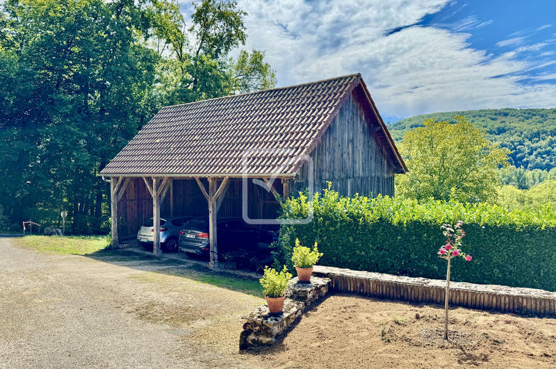 Maison - 288 m² - 12 pièces