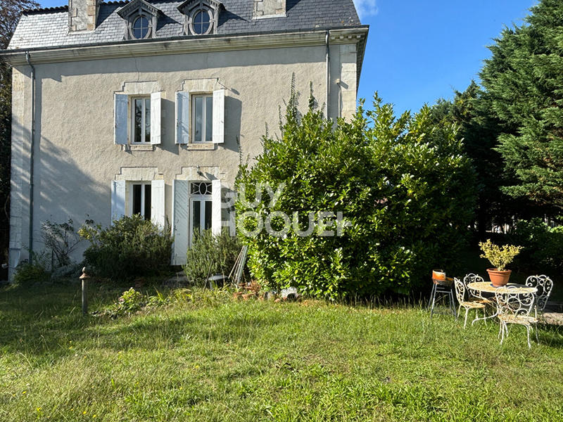 Maison - 506 m² - 12 pièces