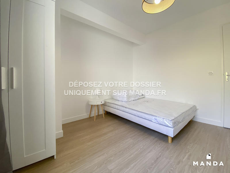 Chambre - 10 m² - 6 pièces