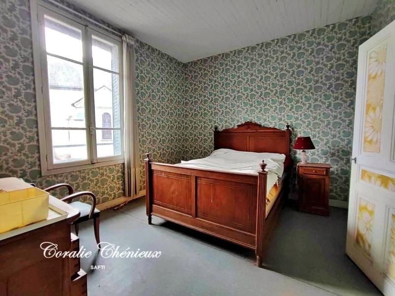 Maison - 232 m² - 8 pièces