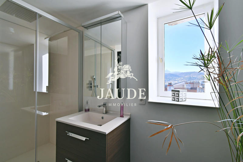 Appartement - 208 m² - 6 pièces