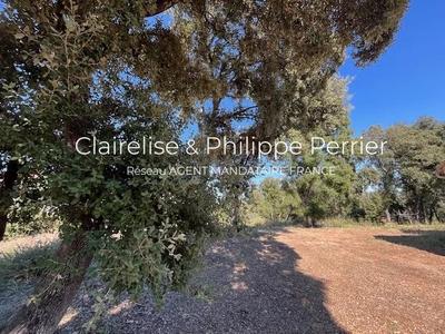 Terrain constructible - 2 214 m²