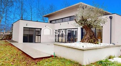 Maison - 153 m² - 8 pièces