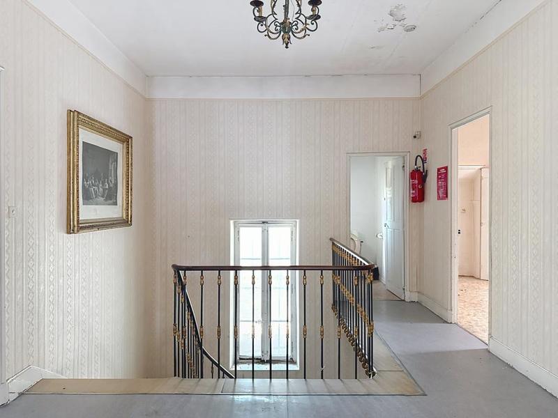 Maison de ville - 228 m² - 8 pièces