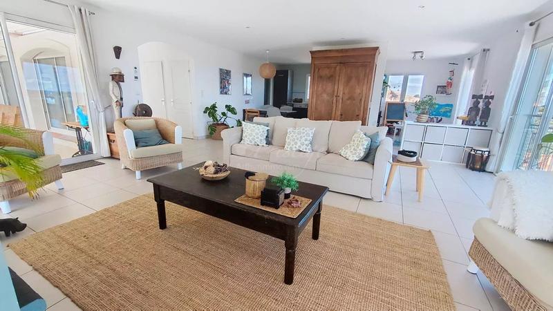 Maison - 206 m² - 8 pièces