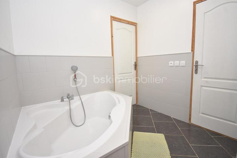 Maison - 97 m² - 5 pièces