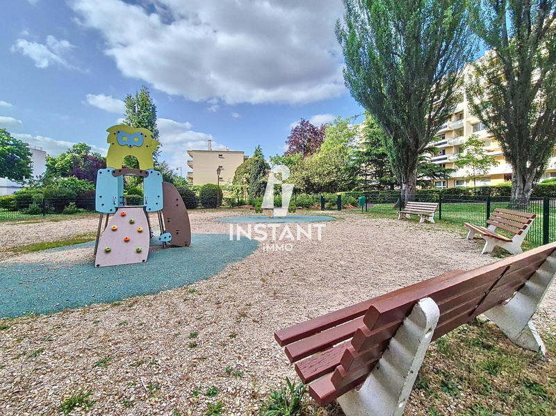 Appartement - 82 m² - 4 pièces