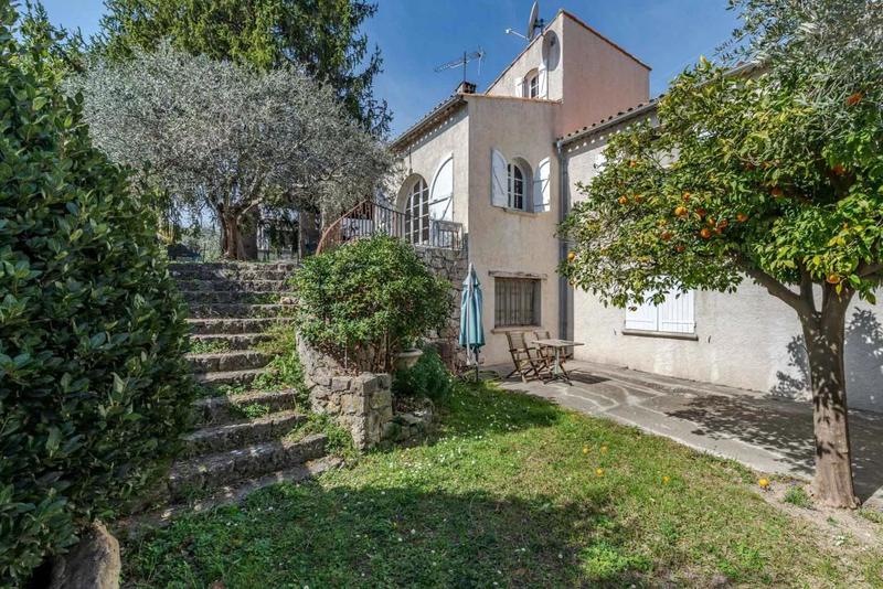 Maison - 195 m² - 9 pièces