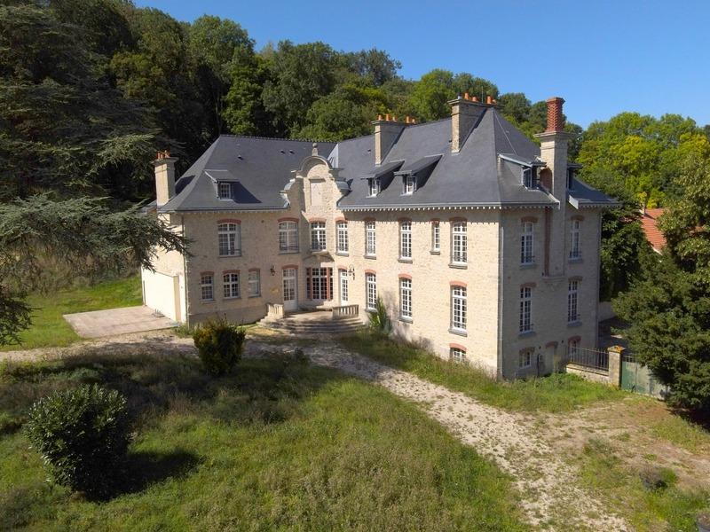 Château - 537 m² - 14 pièces
