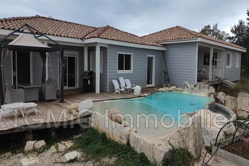 Maison - 236 m² - 8 pièces