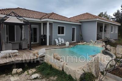 Maison - 236 m² - 8 pièces