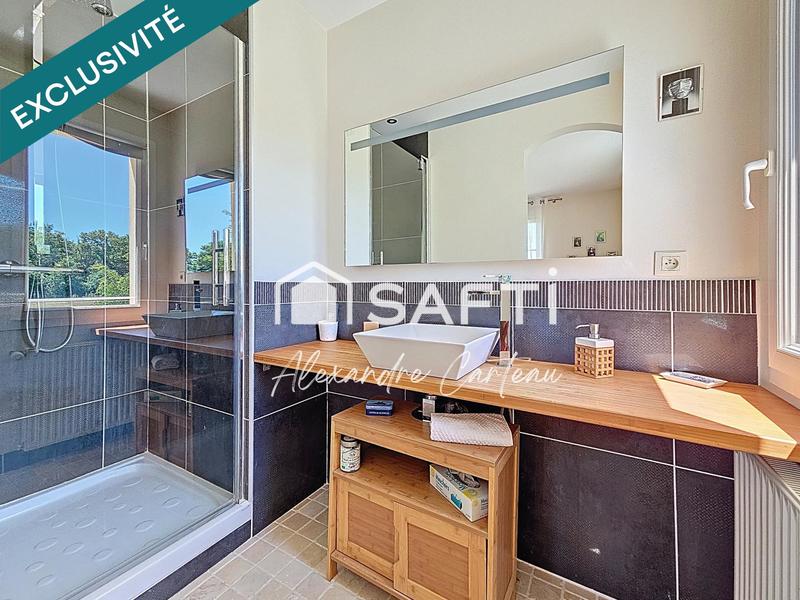 Maison - 245 m² - 8 pièces