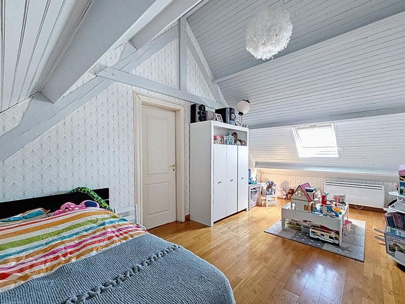 Maison - 217 m² - 10 pièces