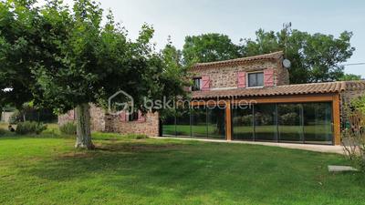 Maison - 195 m² - 7 pièces