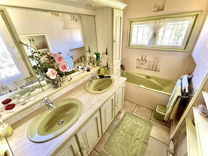 Demeure - 491 m² - 16 pièces