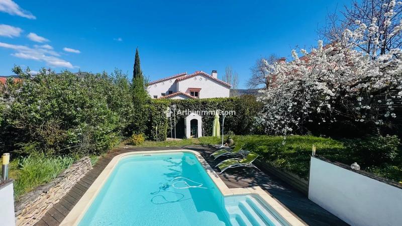 Maison - 178 m² - 6 pièces