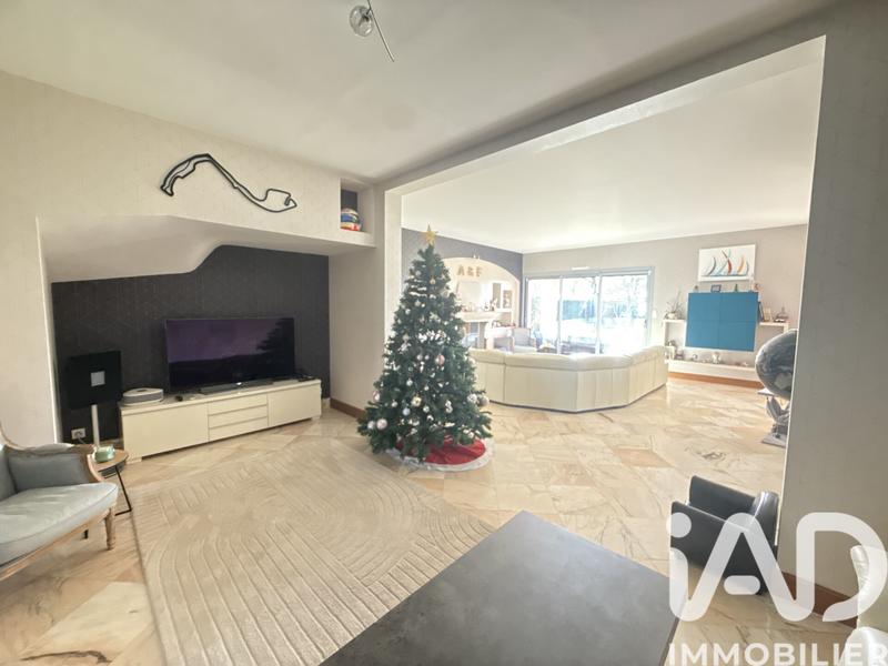 Maison de maîtres - 360 m² - 8 pièces