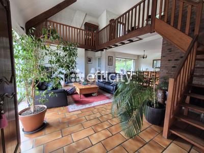 Maison - 147 m² - 7 pièces