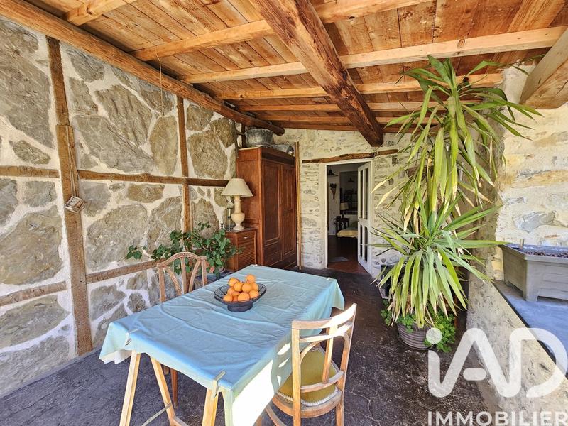 Appartement - 95 m² - 6 pièces