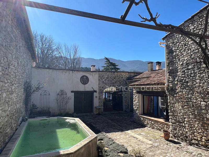 Maison - 260 m² - 9 pièces