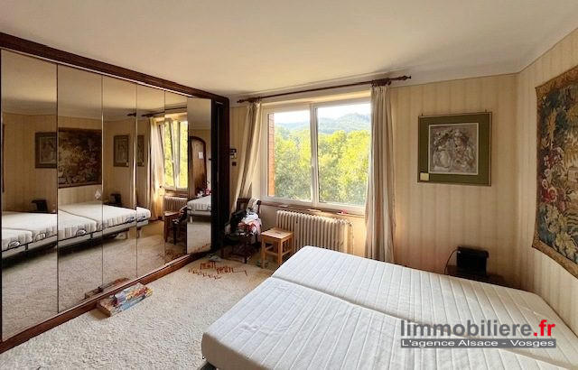 Maison - 287 m² - 9 pièces